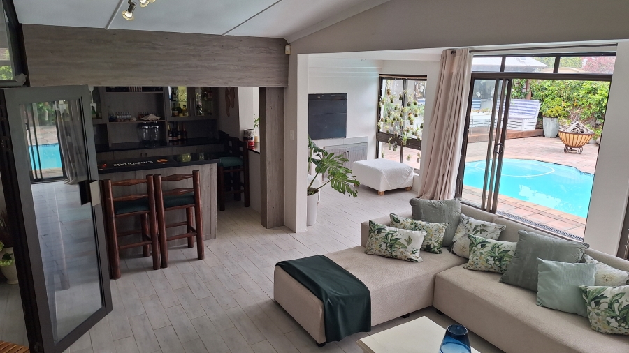 6 Bedroom Property for Sale in Gonubie Eastern Cape